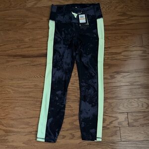 Under Armour Black and Light Green Women’s Compression Leggings NWT